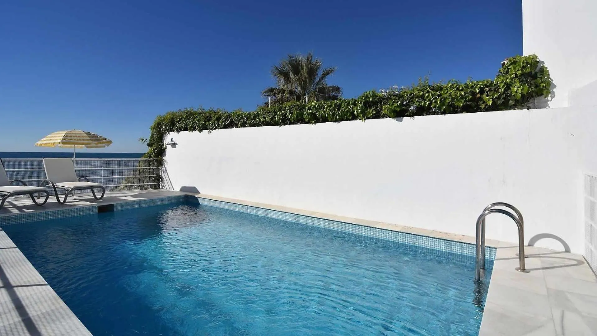 Ferienhaus Mit Privatpool Fuer 7 Personen Ca 246 Qm In Nerja, Andalusien Costa Del Sol Nerja